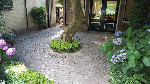 Woestenenk Hovenier - Thumbnail