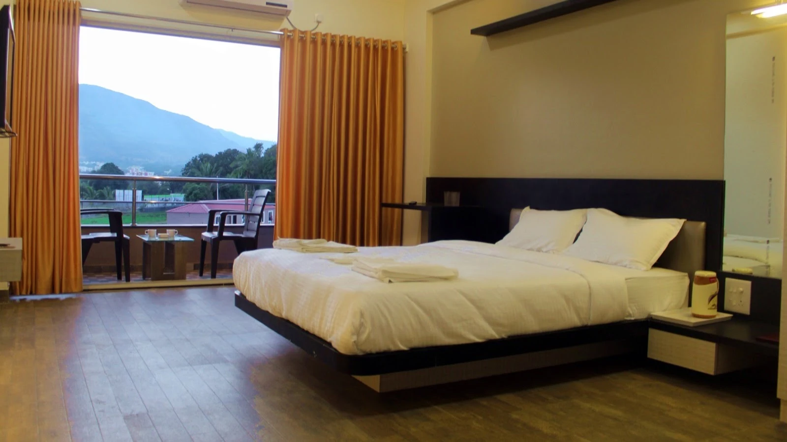Hotel Srushti Regency