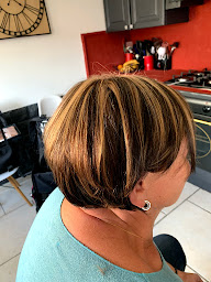 Photo n°24 de Dutilleul Mathilde ( Hair Styling ) à Pont-à-Marcq (Salon de coiffure)