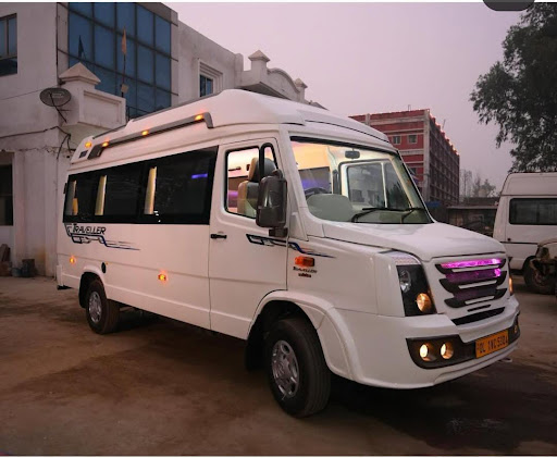 20 seat 💺 tempo Traveller in prayagraj