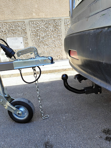 Trailers and Hitches - Thumbnail