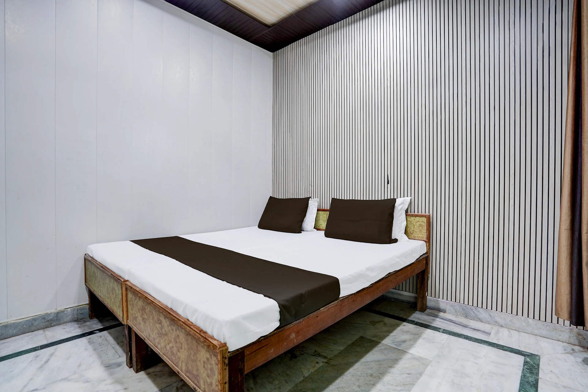 Hotel O RADHIKA MADHAV GUEST HOUSE