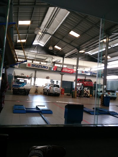 Photos of Riaujaya Fantastic - Suzuki Dealer
