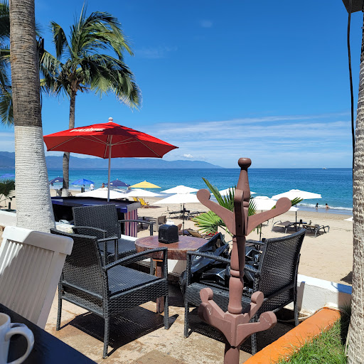 Mangos Beach Club Logo