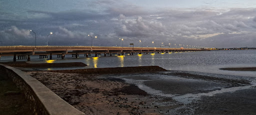 Ted Smout Memorial Bridge fishing platform Gallery - Australia