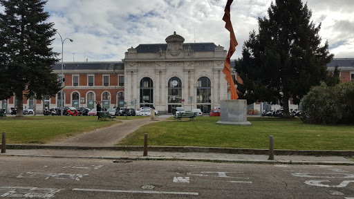 Calle Estación del Norte esquina Recondo