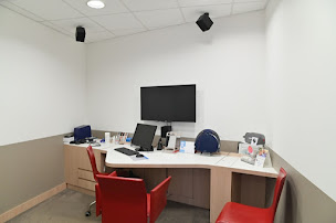 Photo n°3 de Audioprothésiste Landivisiau-Alain Afflelou Acousticien à Landivisiau (Centre médical)