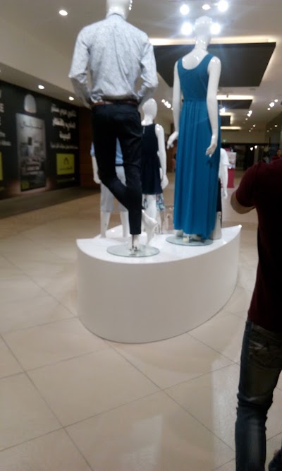Photos of Centrepoint Avenues