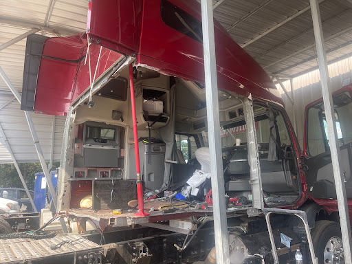 Truck World Collision & Paint - Thumbnail