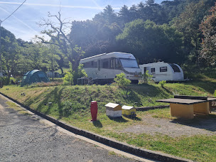 Photo n°2 de Camping La Pinède des Mées, hébergements insolites à Les Mées (Terrain de camping)