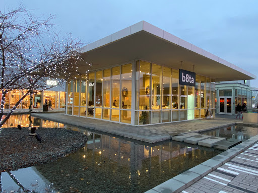 b8ta Oakbrook Gallery - United States