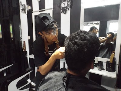 Photos of DEFT BARBER TRUCK