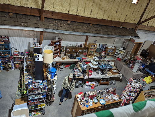 Elizabeth Street Treasures Flea Market - Thumbnail