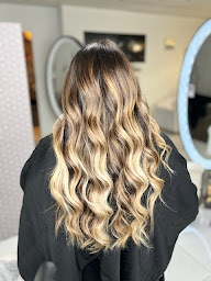 Photo n°20 de Mondesir de plaire à Saint-Jean-de-Braye (Salon de coiffure)