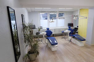 Photo n°2 de Centre Dentaire Emile Roux - Bois d'Arcy 78390 à Bois-d'Arcy (Dentiste)