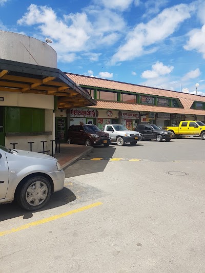Photos of Centro Comercial Los Pinos