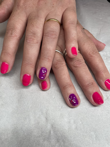 Lakes Beauty & Nails