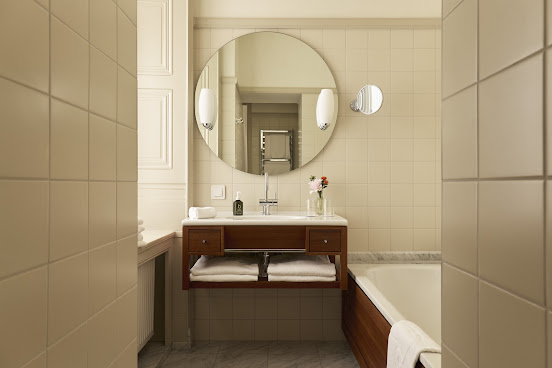 Hotel Diplomat by null