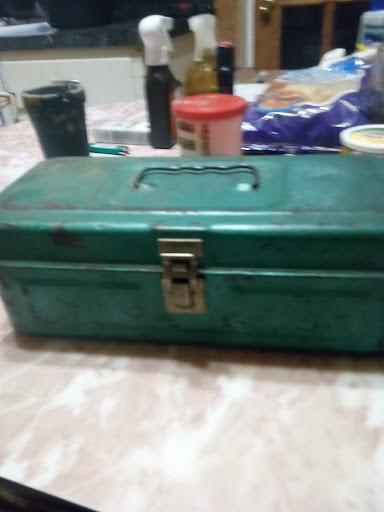 BLUE HERON ANTIQUES & MIARKET