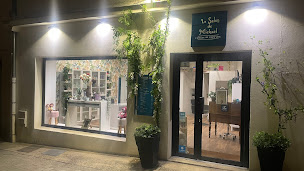 Photo n°13 de Le Salon de Mickaël à Neuville-sur-Saône (Salon de coiffure)