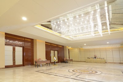 Photos of Grand Paragon