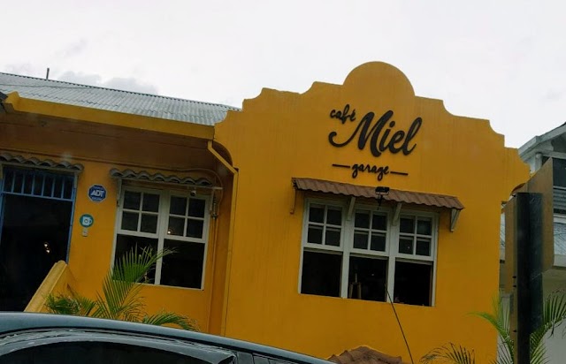 Café Miel Garage
