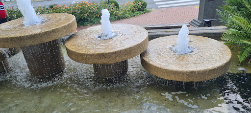 Mühlensteine-Brunnen, Bad Iburg - Sparkasse - Thumbnail