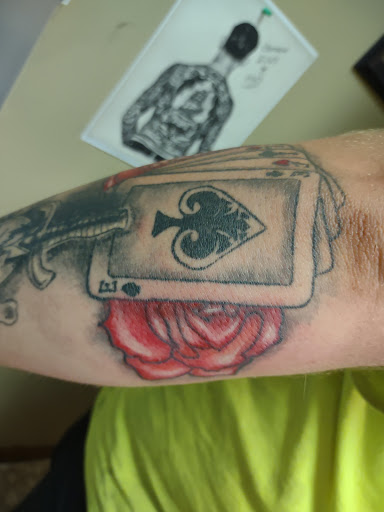 Tips Body Piercing & Tattoo Studio - Thumbnail