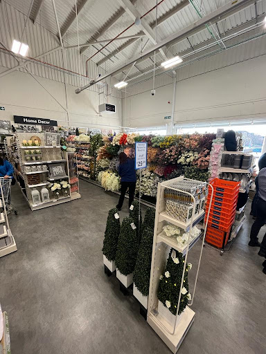 The Range, Prescot - Visual