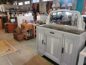 Photo n°1 de L'Usine du Broc à Pannes (Magasin d'antiquités)