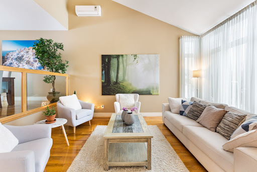 Julia Ryzhik - Courtier Immobilier / Real Estate Broker - Thumbnail
