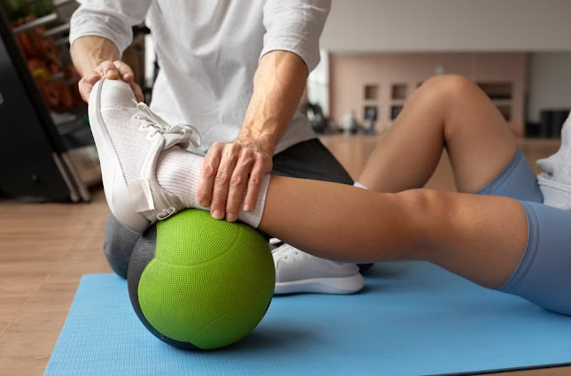 Opinie o Fizjotrend - fizjoterapia Tarnów - masaż - terapia manualna - drenaż limfatyczny Tarnów - masaż bańką chińską w Tarnów - Fizjoterapeuta
