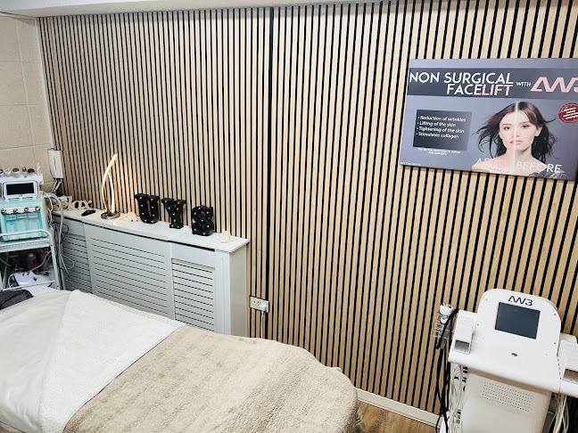 Reviews of Under Your Skin in Leeds - Massage therapist