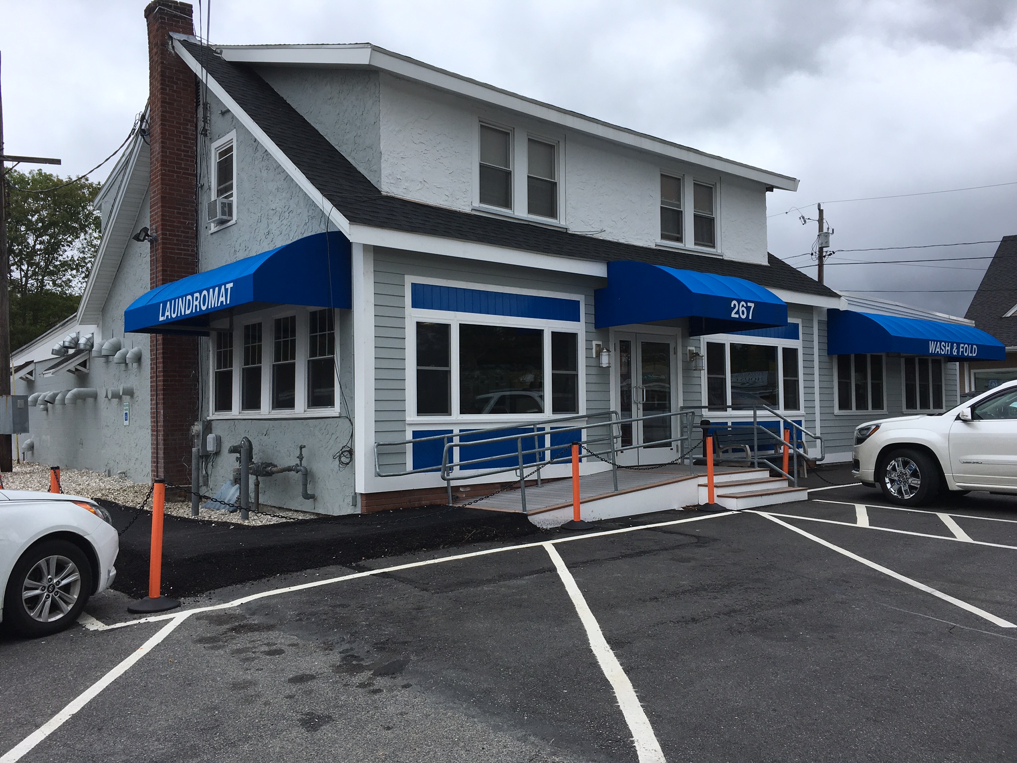 Speedwash Laundromat storefront and entrance in Buzzards Bay