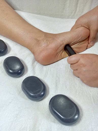 Danaya massage waxing