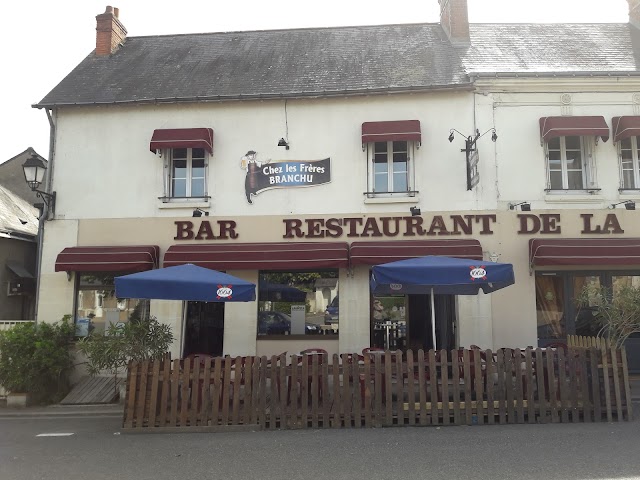 RESTAURANT DE LA PLACE " CHEZ LES FRÈRES BRANCHU"