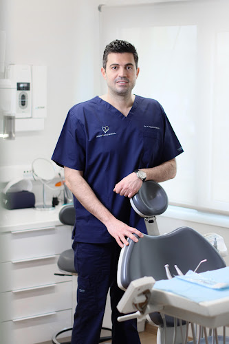 Athens Dental Aesthesis - Νικόλας Παπατριανταφύλλου - Οδοντίατρος