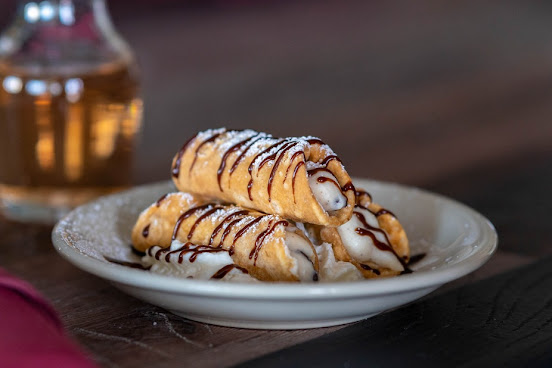 Red, White and Basil by null