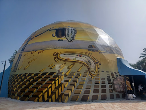 Dali Lives - Visual