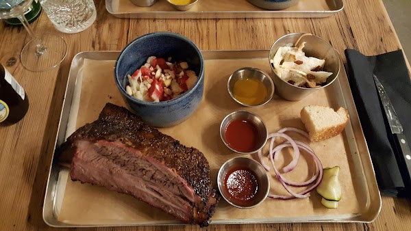Holy Smoke : Texas BBQ & Bourbon bar, Avenue de la Porte de Hal 9-10, 1060 Брюсс