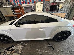 Photo n°9 de Vitrés Teintées Dalio à Vaulx-en-Velin (Prestataire spécialisé dans les vitres teintées)