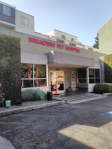 Broadway Pet Hospital: Schulze Roger DVM