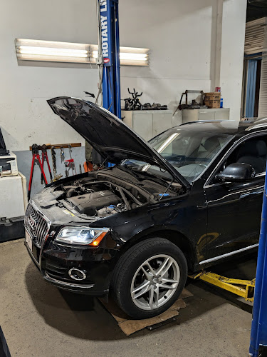 Sanfelippo Auto Repair – Reliable Auto Care in Milwaukee