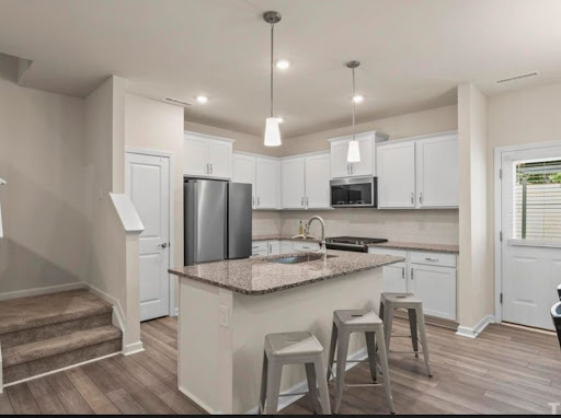 Vanessa Speight, Century 21 Triangle Group - Thumbnail