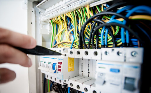 BLAKE ELECTRICAL - Visual