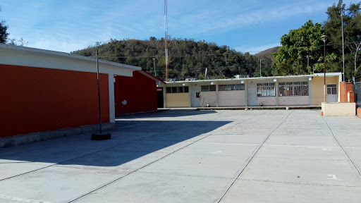 CANCHA DEPORTIVA DE LA ESCUELA SECUNDARIA EMILIANO ZAPATA # 35 E