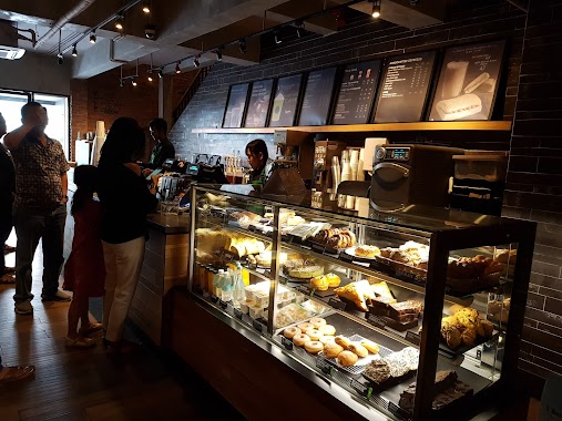 Starbucks Ruko Plaza Pondok Indah, Author: Steven Brown