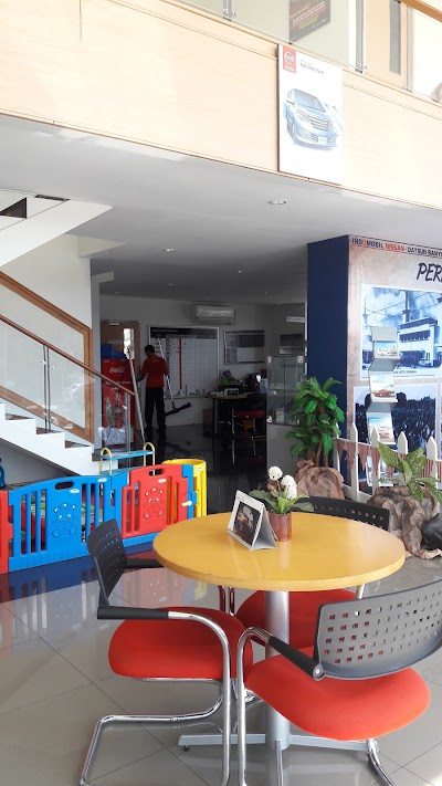 Photos of Indomobil Nissan Datsun Banyuwangi
