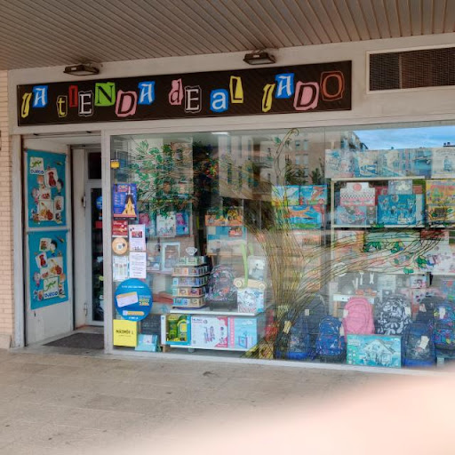 La Tienda De Al Lado