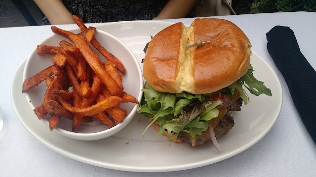 520 Bar & Grill